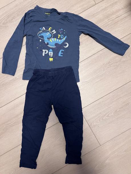 Pyžamo s dinosaurom, lupilu,110