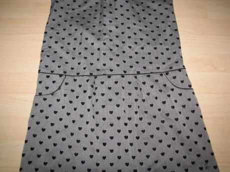 Srdiečkové šaty, 152