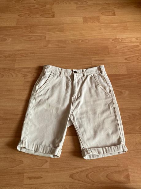 Krémové šortky, bench,152