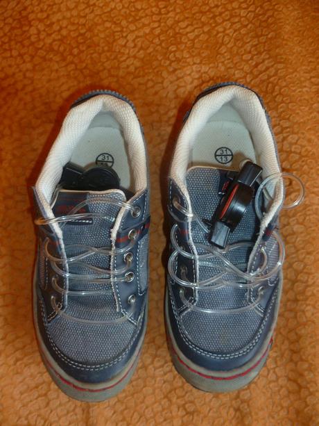 Topánky so svietiacimi šnúrkami, 31