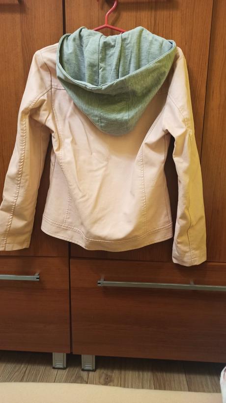 Koženka ružová, 164