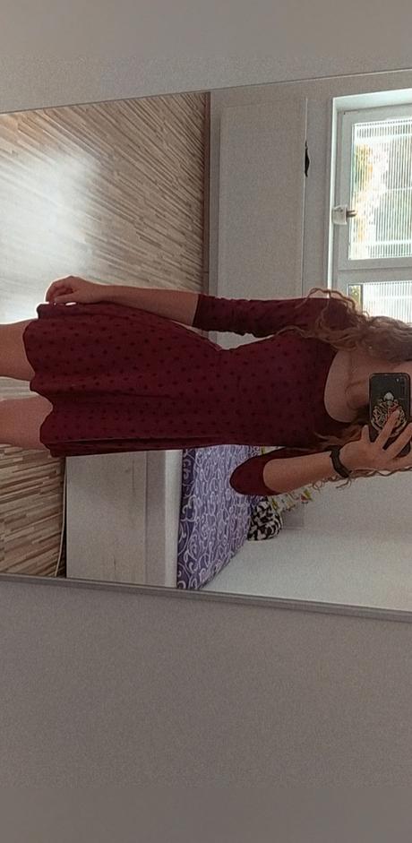 Bodkované bordové šaty, 36