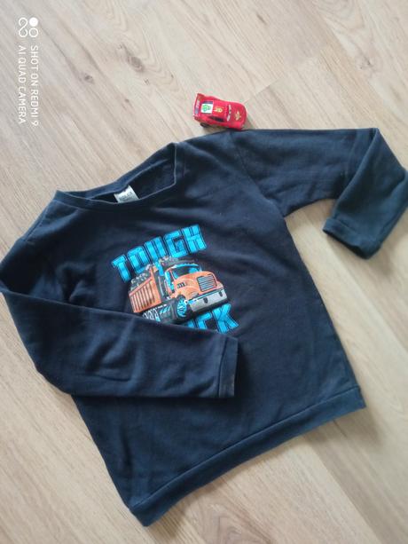 Mikina s kamiónom, 128