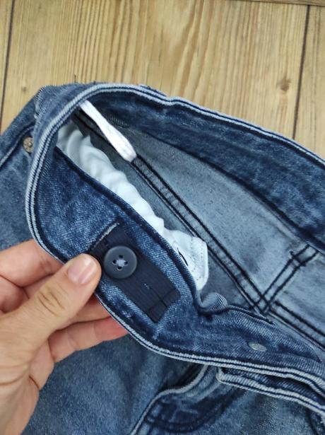 Šortky - ako nové, c&a,146