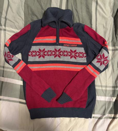 Sveter kari traa, l
