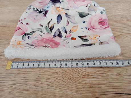 Kvietkovaná čiapka, 42