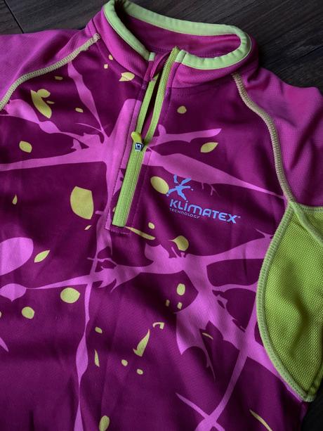 Dievčenské cyklistické tričko, 134