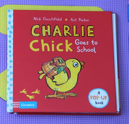 Charlie chick goes to school - 1b,