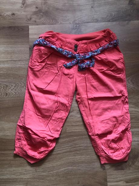 Tristvrtove nohavice, l