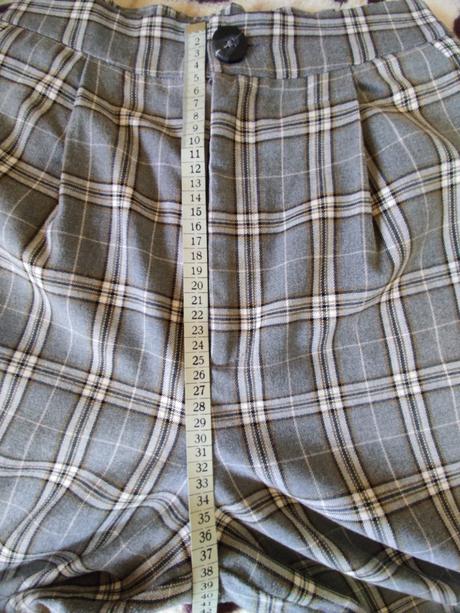 Sede karovane elegantne nohavice s vysokym pasom, 40