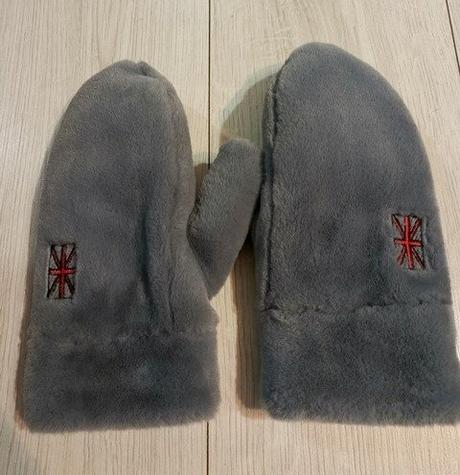 Teplučké šedé rukavice, l