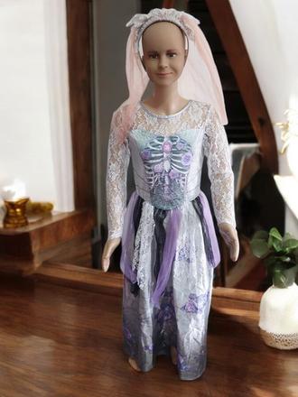 129. gothická nevesta veľ. 140,