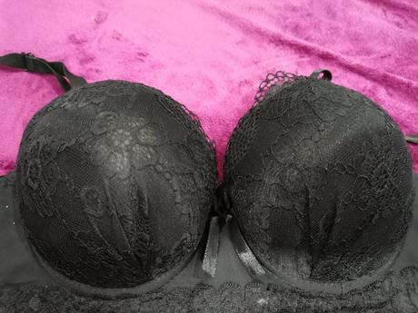 Čipkovana, čierna push-up, 75b