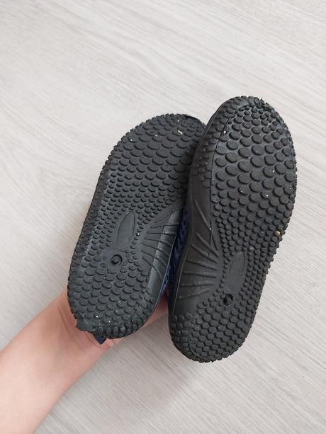 Topánky do vody, 25