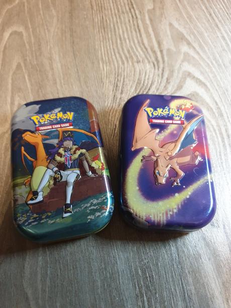 Pokémon tcg kovové krabičky s motívom charizard,