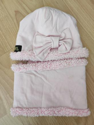 Čiapka a nákrčník, 80