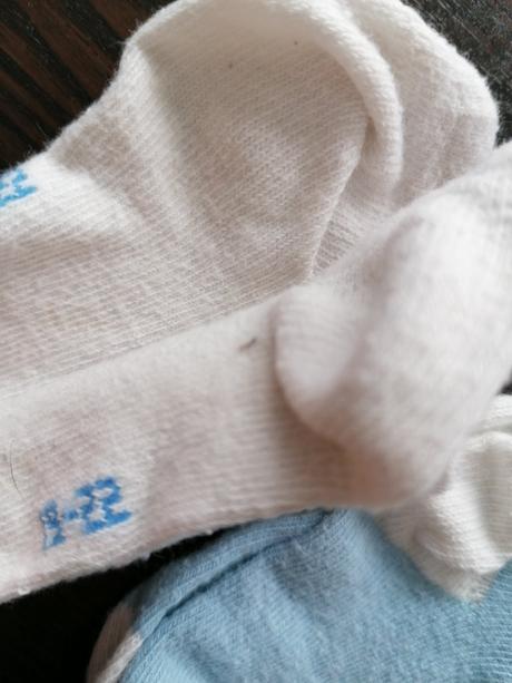 Modré kotnikove ponožky, 19