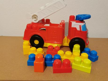 Hasičské auto so stavebnicou,
