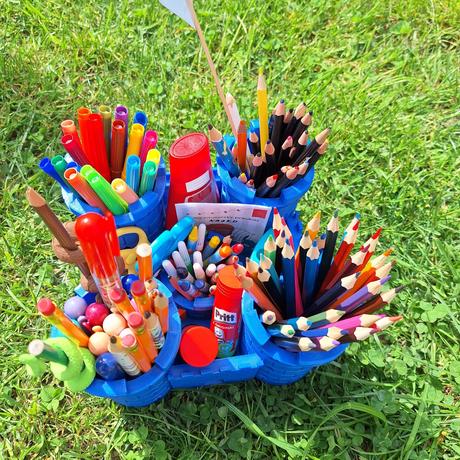 Veselý farbičkovník v tvare hradu, 