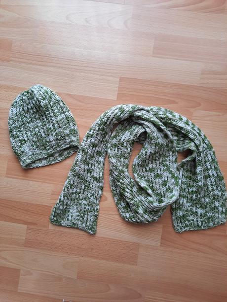 Dámsky /dievčenský set- čiapka so šálom, s