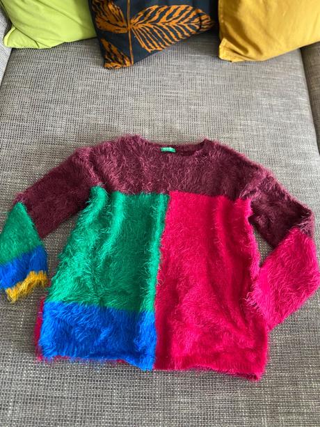 Teplý jemný pulovrík, benetton,140