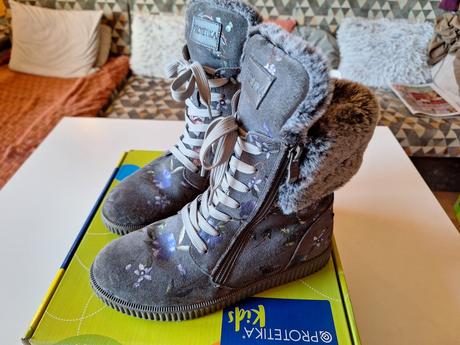 Dievčenské zimné topánky - čižmičky s kožušinou, protetika,36