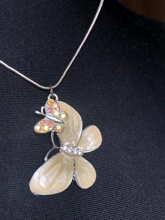 Nahrdelnik - motylik,