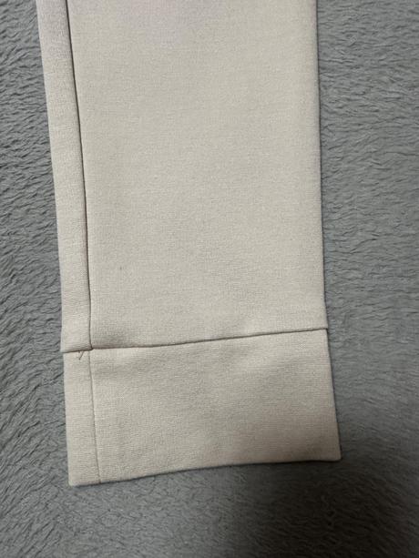 Svetlobéžové elastické pohodlné nohavice magenta, m