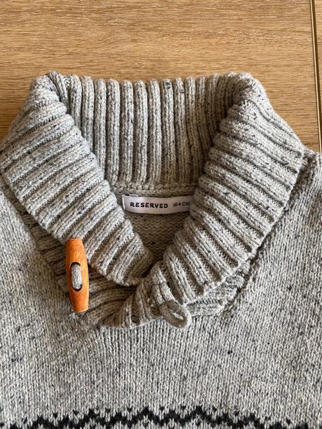 Sveter reserved 104, reserved,104