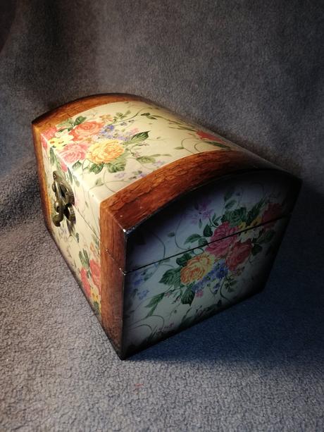 Krabička s ružami, 