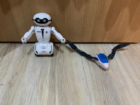 Robot chodiaci hovoriaci, 