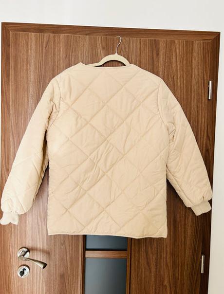 Krásna prechodná bunda značky green apple, s