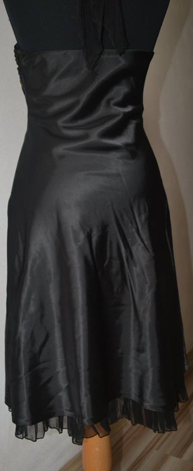 Spoločenské šatočky, 38