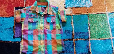 Farebná košeľa, 98