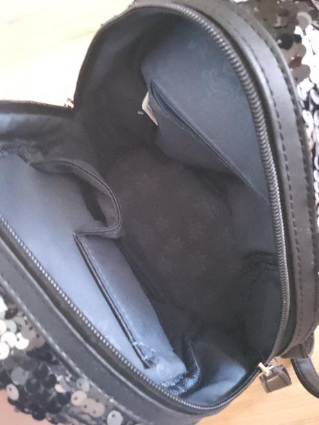 Malý čierny ruksak - flitrový, 