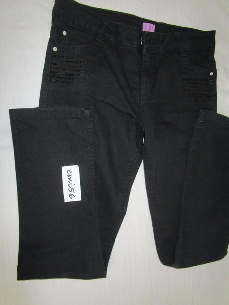 2279. čierne džínsy, 152