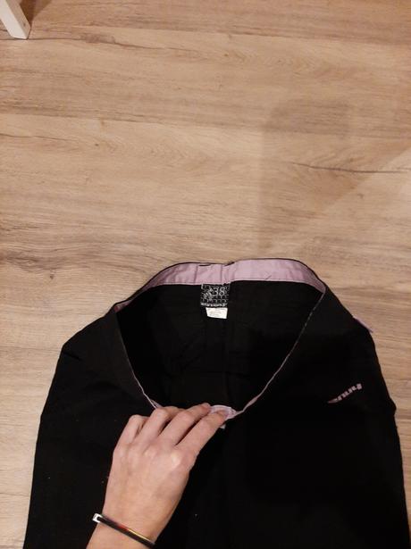 Sportove nohavice, 36