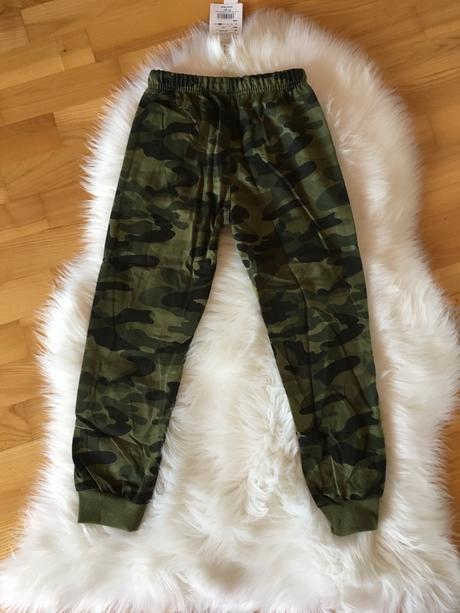 Chlapčenské maskáčové tepláky., kugo,98 / 110