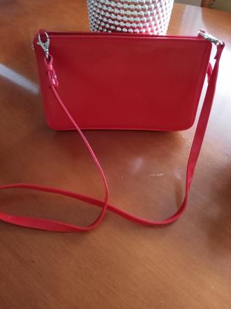 Červená kabelka,