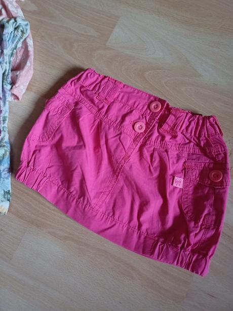 Krásne kvetované šortky v.86 / 12-18mes, 86
