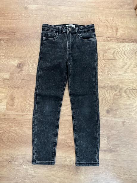 Tmavé rifle, reserved,128