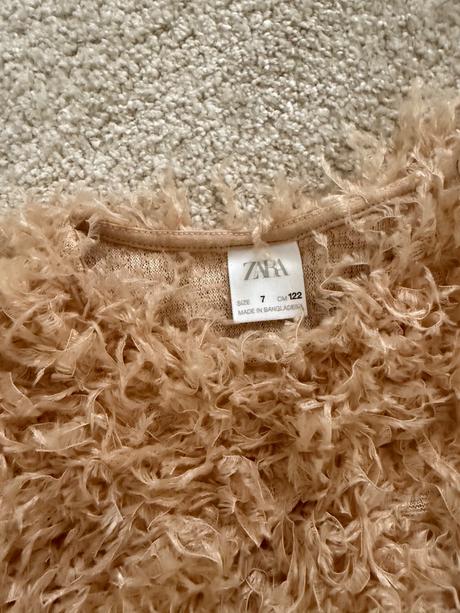 Krásny top, zara,122