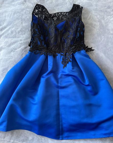 Modré áčkové časy s čipkou fervente, l