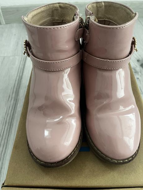 Ružové lakované čižmičky, mayoral,28