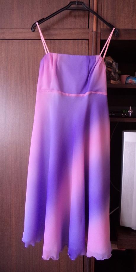 Spoločenské šaty, 42