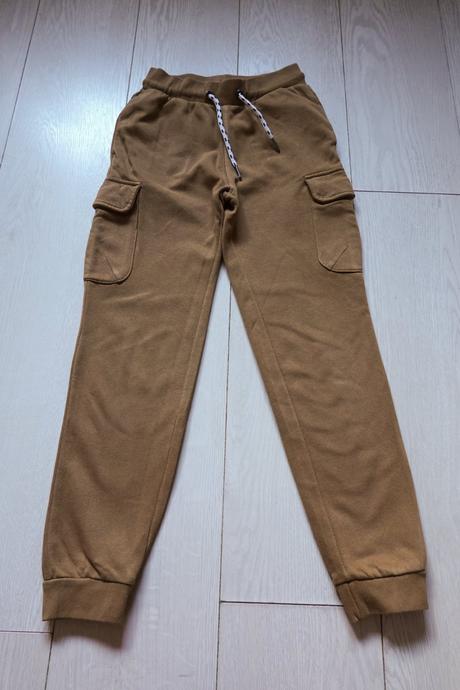 Tepláky yigga, yigga,140