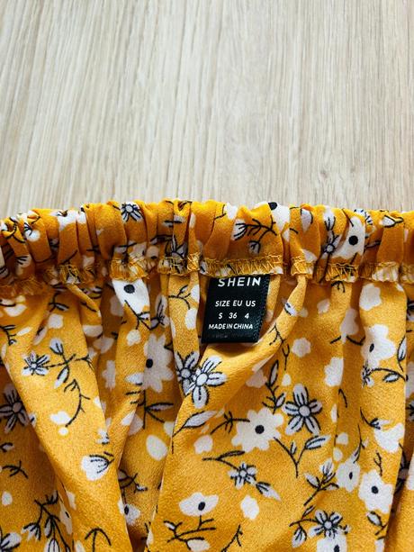 Krásny komplet sukne a topu značky shein, s