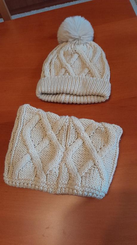 Šál (nakrčnik)a zateplena čiapka, 86