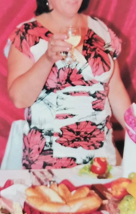 Spoločenské šaty, 46