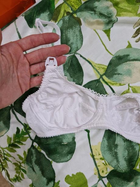 Dojčiaca podprsenka, slovenka,75b